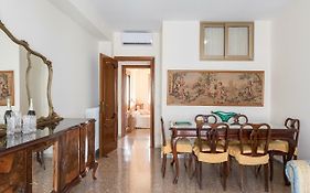 Hortis Apartment, 5 Persone, 2 Camere, Balcone, Metro C E Tram Per Il Centro
